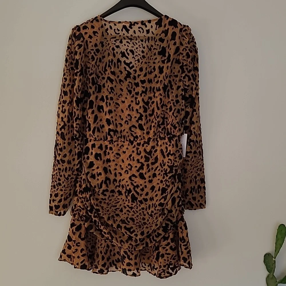 ASTR The Label Nikita Burnout Leopard Print Ruched Mini Dress Med NWT Mob Wife - Picture 9 of 14